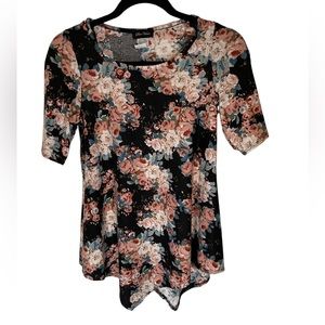 NWOT Star Vixen Floral Short Sleeve Shirt Size XS